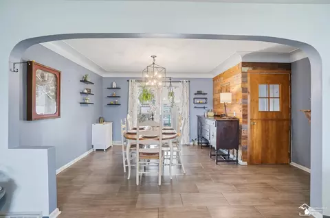 Dining - 7227 Stadler, Monroe, MI 48162 photo 1 of 3