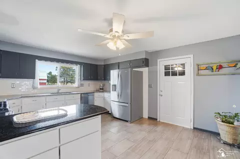 Kitchen - 7227 Stadler, Monroe, MI 48162 photo 6 of 6