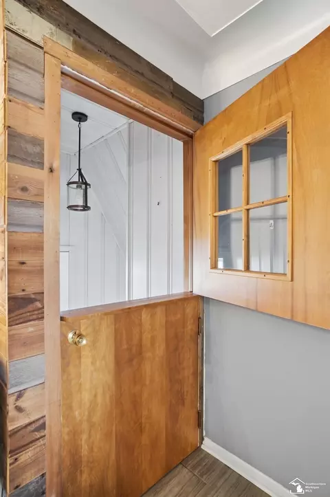 Entry Way - 7227 Stadler, Monroe, MI 48162 photo 3 of 3