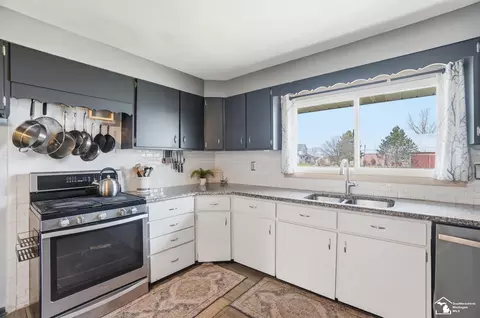 Kitchen - 7227 Stadler, Monroe, MI 48162 photo 4 of 6