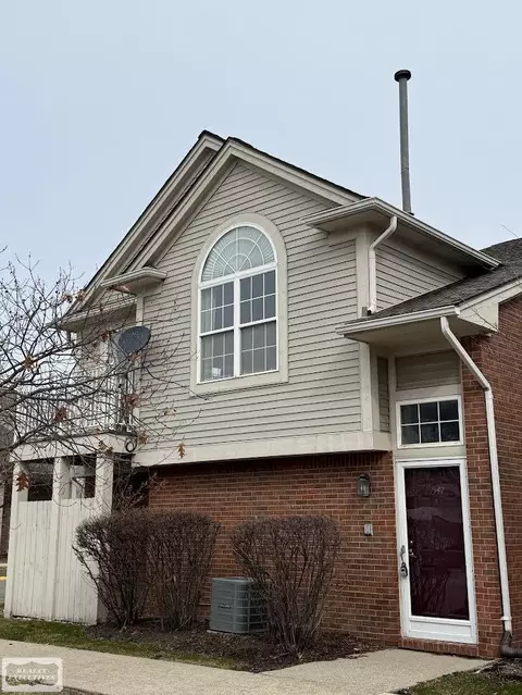 16547 Covington, Clinton Township, MI 48038