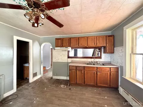 Kitchen - 162 Saginaw, Ishpeming, MI 49849 photo 1 of 3