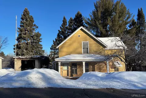 162 Saginaw, Ishpeming, MI 49849