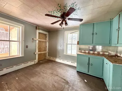 Kitchen - 162 Saginaw, Ishpeming, MI 49849 photo 2 of 3