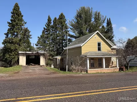 162 Saginaw, Ishpeming, MI 49849
