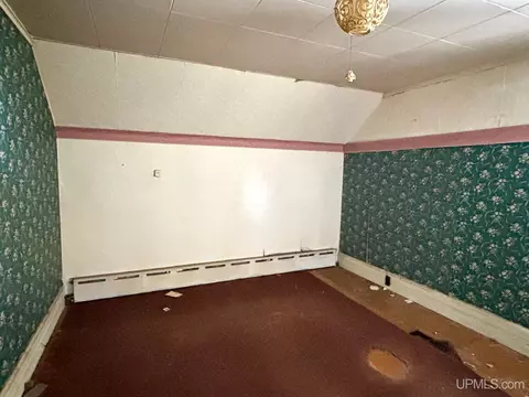 Bedroom - 162 Saginaw, Ishpeming, MI 49849 photo 4 of 7