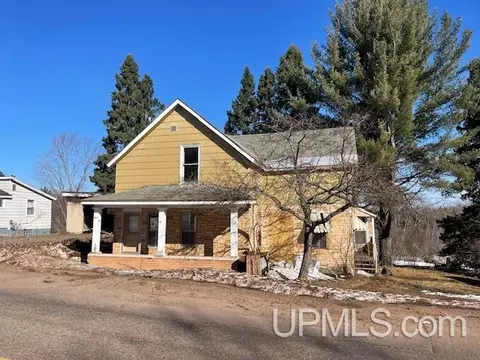 162 Saginaw, Ishpeming, MI 49849