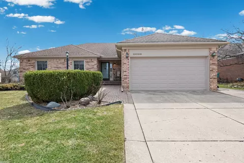 15300 Crestwood, Macomb, MI 48044