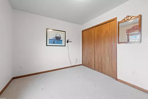 Bedroom - 15300 Crestwood, Macomb, MI 48044 photo 4 of 6