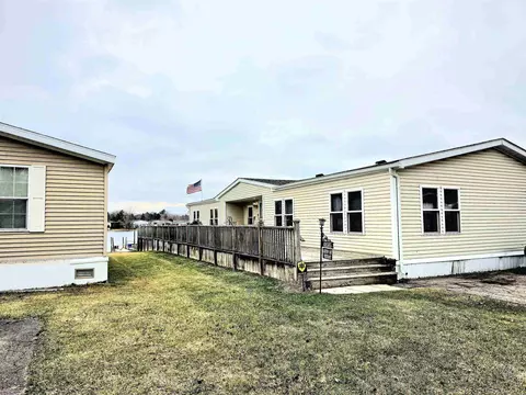 48585 Lakeview E, Shelby Township, MI 48317