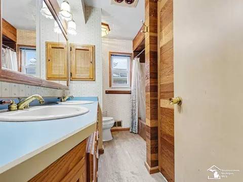 Bath - 1593 Longfellow, Temperance, MI 48182 photo 1 of 2
