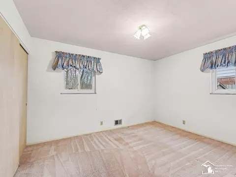 Bedroom - 1593 Longfellow, Temperance, MI 48182 photo 4 of 5