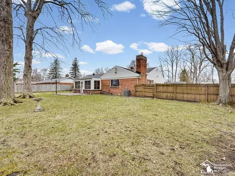 Exterior - 1593 Longfellow, Temperance, MI 48182 photo 7 of 10