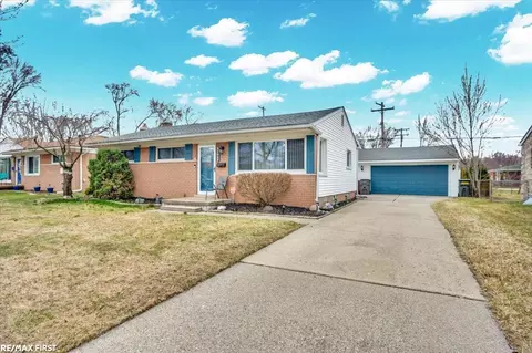 21025 Wakefield, Clinton Township, MI 48035