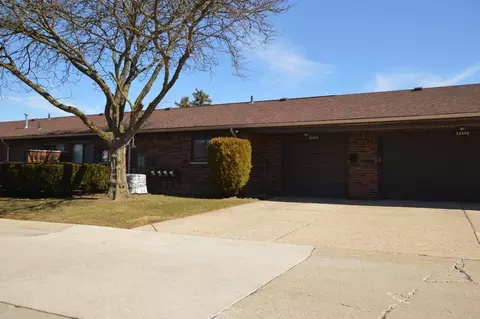 32610 Valley Dr #134, Warren, MI 48093