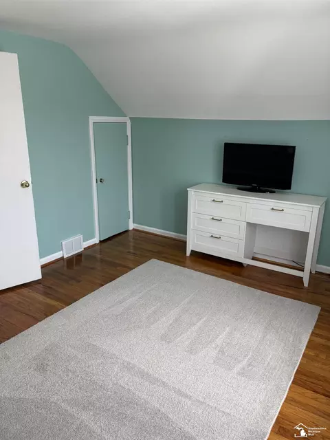 Bedroom - 1953 Vivian Rd, Monroe, MI 48162 photo 3 of 3