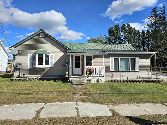 224 N Fifth, Manistique, MI 49854