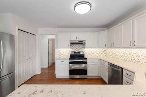 Kitchen - 1505 Wind Dancer, Tecumseh, MI 49286 photo 3 of 6
