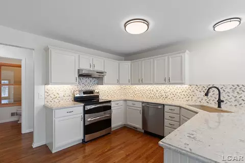 Kitchen - 1505 Wind Dancer, Tecumseh, MI 49286 photo 4 of 6