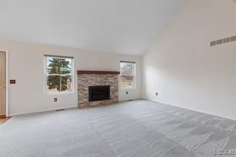 Living - 1505 Wind Dancer, Tecumseh, MI 49286 photo 3 of 10