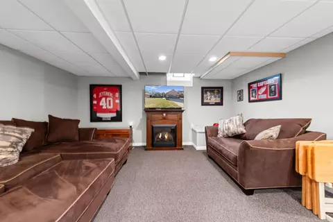 Living - 20470 Gloria, Macomb, MI 48044 photo 3 of 3