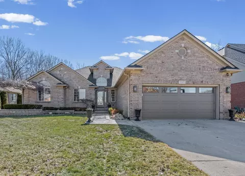 20470 Gloria, Macomb, MI 48044