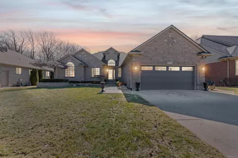 Exterior - 20470 Gloria, Macomb, MI 48044 photo 2 of 9