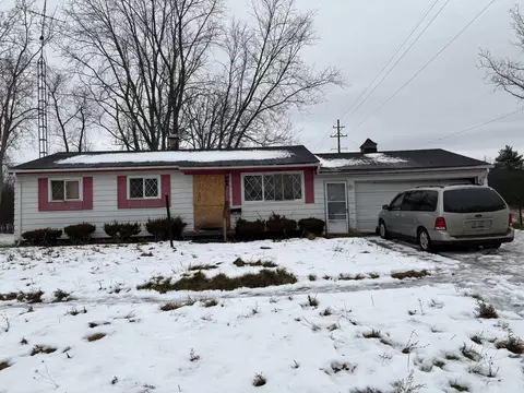 2008 Daron, Flint, MI 48505