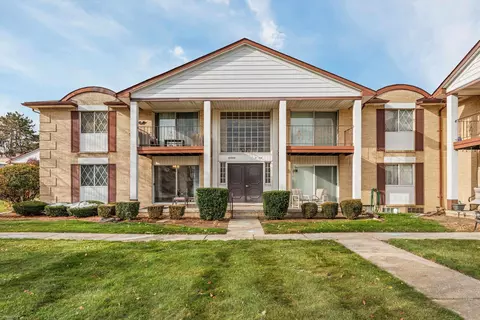 29304 Gloede, Warren, MI 48088