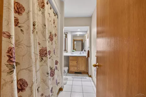 Bath - 1636 E Siebert, Midland, MI 48642 photo 1 of 5