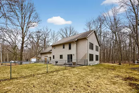 Exterior - 1636 E Siebert, Midland, MI 48642 photo 3 of 11