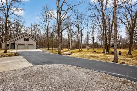 Exterior - 1636 E Siebert, Midland, MI 48642 photo 8 of 11