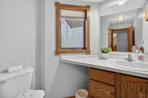 Bath - 1636 E Siebert, Midland, MI 48642 photo 2 of 5