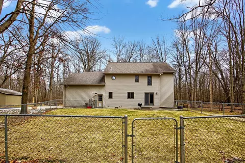 Exterior - 1636 E Siebert, Midland, MI 48642 photo 4 of 11