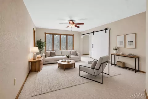 Living - 1636 E Siebert, Midland, MI 48642 photo 5 of 7