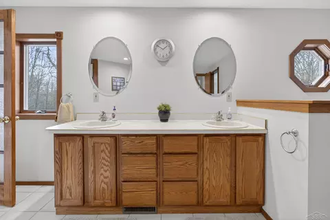 Bath - 1636 E Siebert, Midland, MI 48642 photo 4 of 5