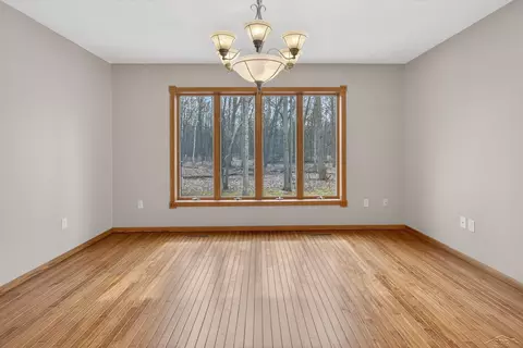 Living - 1636 E Siebert, Midland, MI 48642 photo 3 of 7