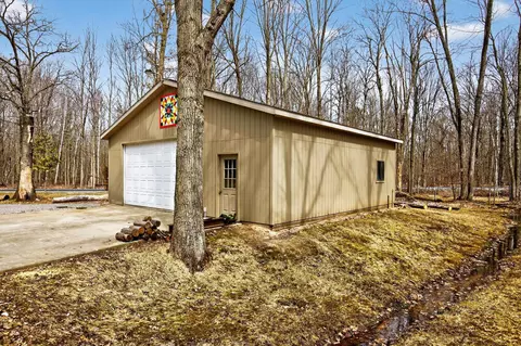 Exterior - 1636 E Siebert, Midland, MI 48642 photo 11 of 11
