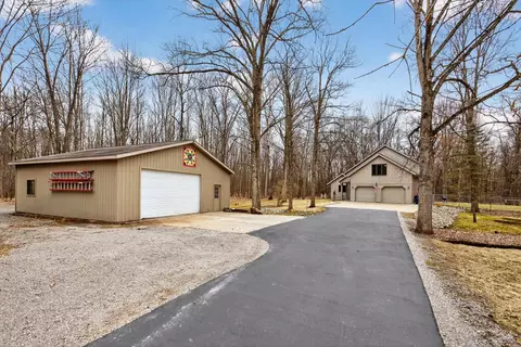 Exterior - 1636 E Siebert, Midland, MI 48642 photo 2 of 11