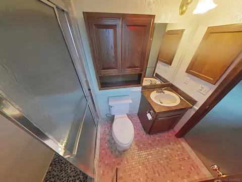 Bath - 15801 Van Meter, Macomb, MI 48044 photo 2 of 3