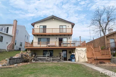 9900 Devils Lk, Manitou Beach, MI 49253