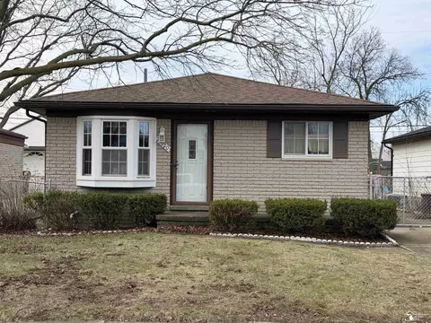 25920 Reeck, Trenton, MI 48183