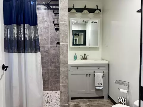 Bath - 5311 Pointview, Harrison, MI 48625 photo 1 of 4