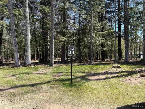 3453 Nuthatch, Marquette, MI 49855