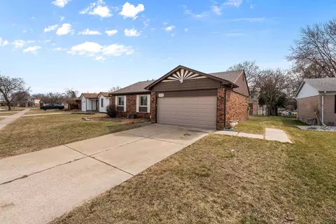 Exterior - 18250 Millstone, Macomb, MI 48044 photo 4 of 9
