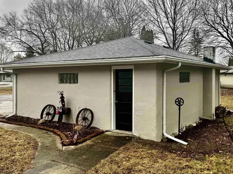 Exterior - 1361 N State, Gladwin, MI 48624 photo 7 of 12