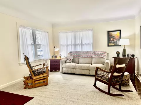 Living - 1361 N State, Gladwin, MI 48624 photo 2 of 5