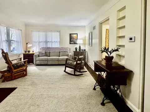Living - 1361 N State, Gladwin, MI 48624 photo 4 of 5