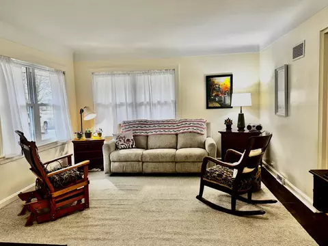 Living - 1361 N State, Gladwin, MI 48624 photo 3 of 5