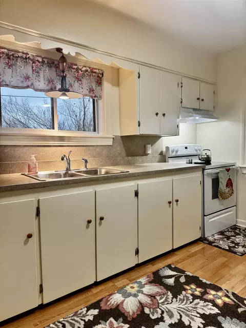 Kitchen - 1361 N State, Gladwin, MI 48624 photo 3 of 5